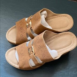 Elegant Tan Women's Sandals with Gold Accents